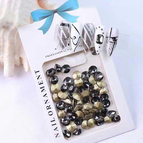 Large 3D Pointed Back Black Gems (dis)