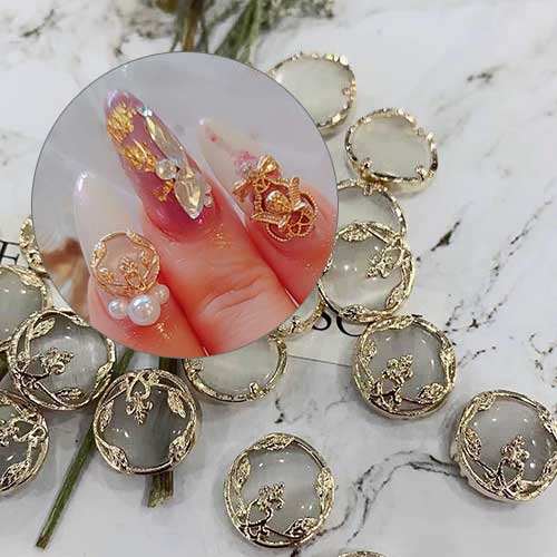 Nail Charms - Gold Set White Stone (dis)